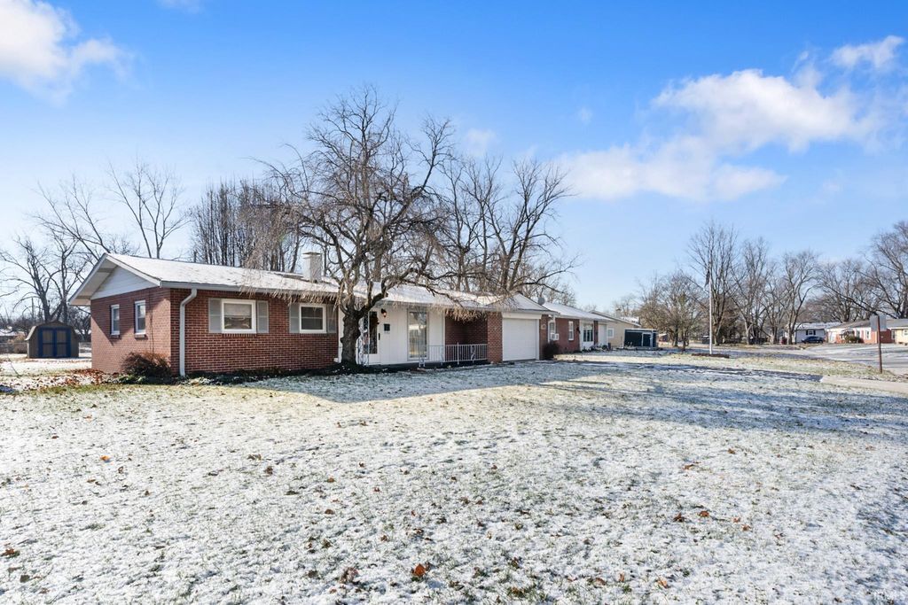 Photo of 637 E Pearl Street, Greenwood, IN 46143 (MLS # 202600517)