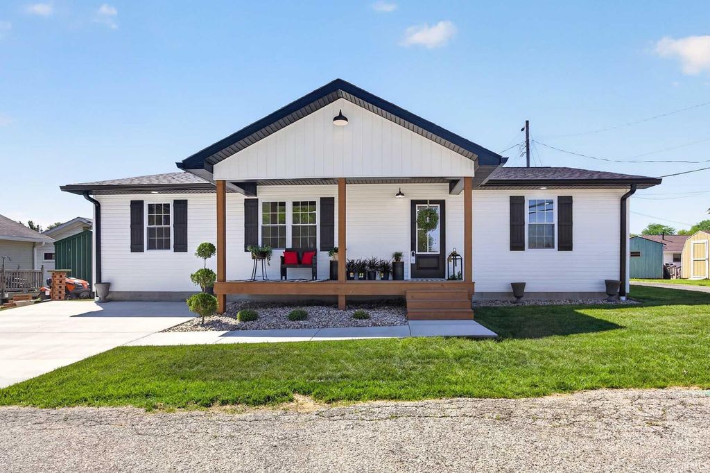 Photo of 111 O Street, Bedford, IN 47421 (MLS # 202614498)