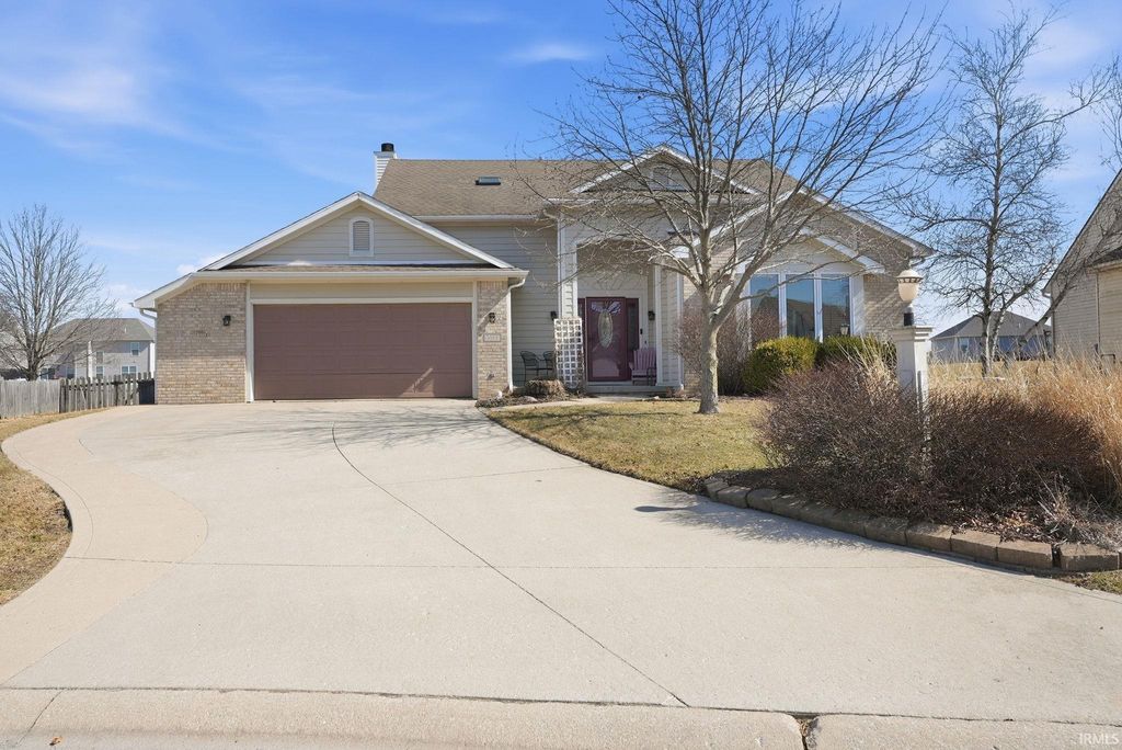 Photo of 3113 Pinoak Court, Fort Wayne, IN 46814 (MLS # 202606810)