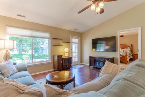 Tiny photo for 6007 Stardance Pointe, Evansville, IN 47715 (MLS # 202618420)