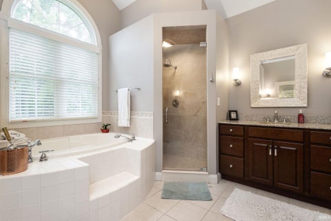 Tiny photo for 3611 Fox Court, Elkhart, IN 46514 (MLS # 202627498)