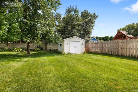 Tiny photo for 3611 Fox Court, Elkhart, IN 46514 (MLS # 202627498)
