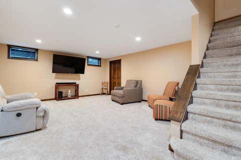 Tiny photo for 3611 Fox Court, Elkhart, IN 46514 (MLS # 202627498)