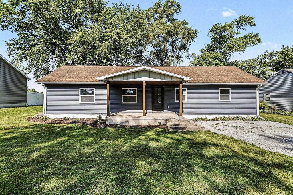 Photo of 424 Washington Street, Walkerton, IN 46574 (MLS # 202620827)