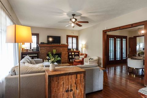 Tiny photo for 929 W Colfax Avenue, South Bend, IN 46601 (MLS # 202612046)