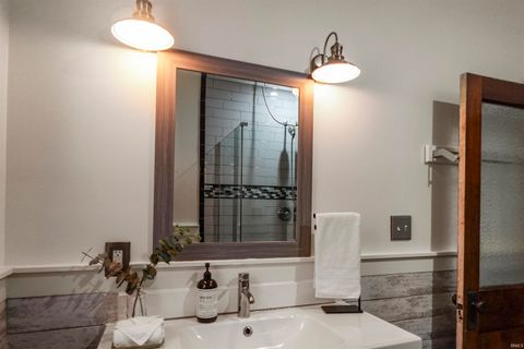 Tiny photo for 929 W Colfax Avenue, South Bend, IN 46601 (MLS # 202612046)