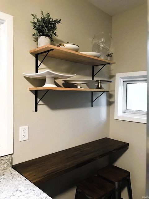 Tiny photo for 929 W Colfax Avenue, South Bend, IN 46601 (MLS # 202612046)