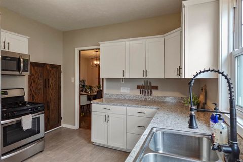 Tiny photo for 929 W Colfax Avenue, South Bend, IN 46601 (MLS # 202612046)