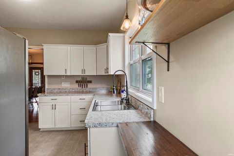 Tiny photo for 929 W Colfax Avenue, South Bend, IN 46601 (MLS # 202612046)