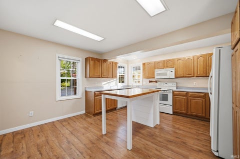 Tiny photo for 420 W Perkins Street, Hartford City, IN 47348 (MLS # 202642311)
