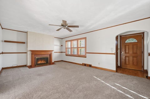 Tiny photo for 420 W Perkins Street, Hartford City, IN 47348 (MLS # 202642311)
