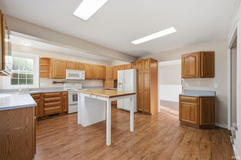 Tiny photo for 420 W Perkins Street, Hartford City, IN 47348 (MLS # 202642311)