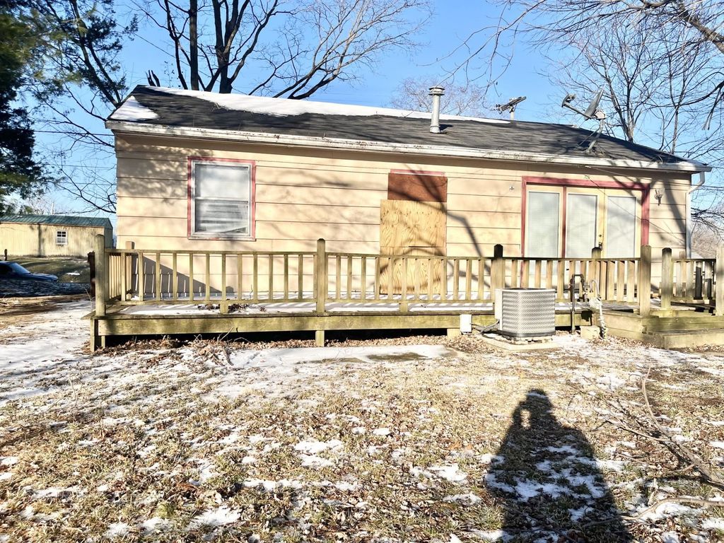 Photo of 681 Washington Street, Wabash, IN 46992 (MLS # 202606005)
