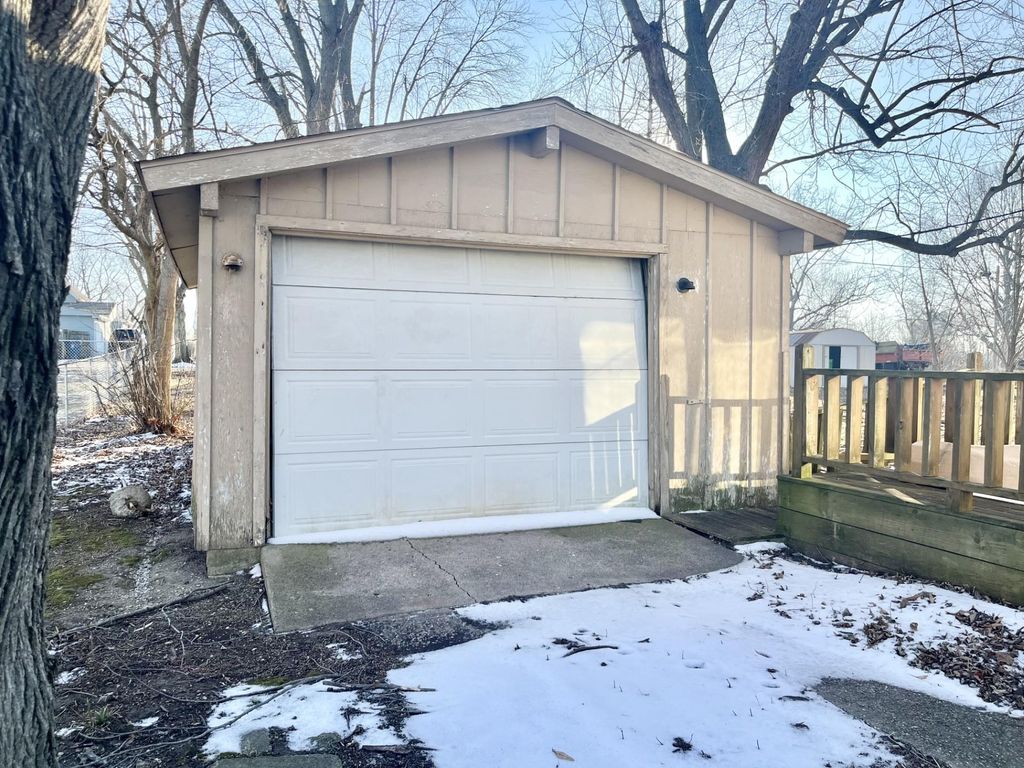 Photo of 681 Washington Street, Wabash, IN 46992 (MLS # 202606005)