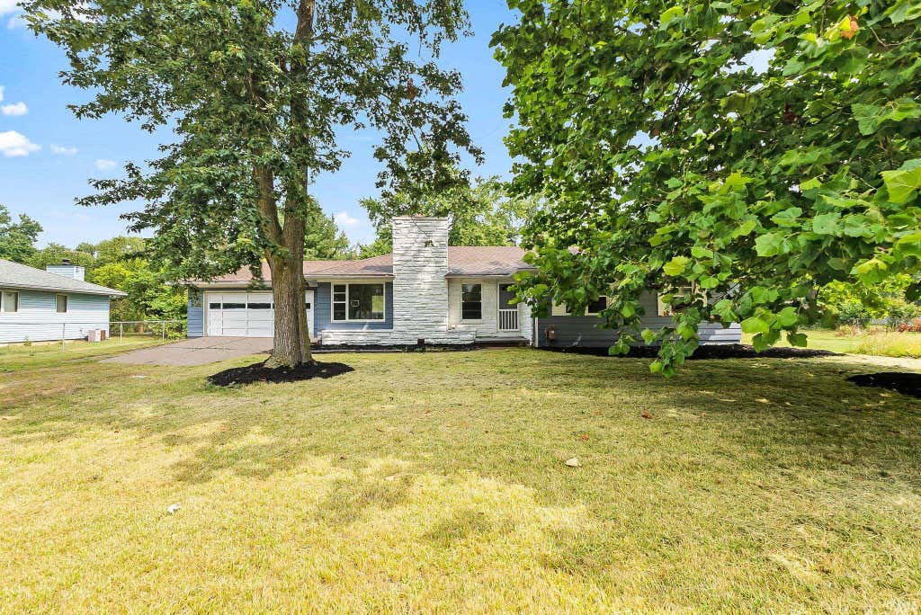 Photo of 5857 Stellhorn Road, Fort Wayne, IN 46815 (MLS # 202630769)