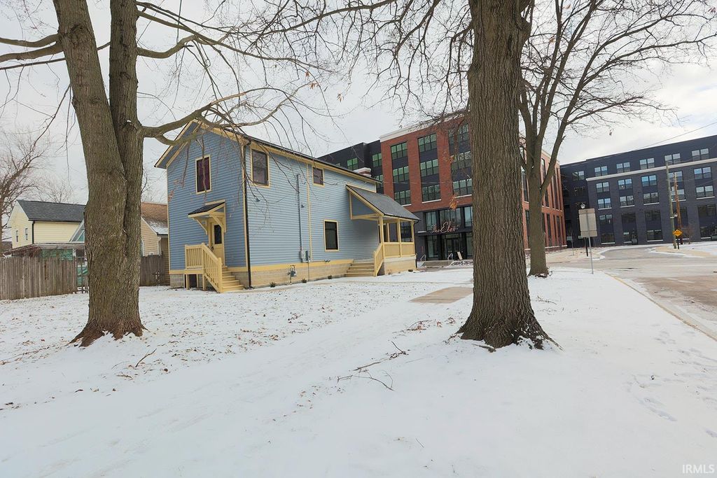 Photo of 838 Lavina Street, Fort Wayne, IN 46802 (MLS # 202606589)