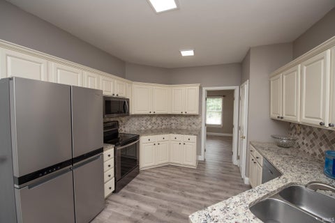 Tiny photo for 2410 Farmington Place, Lafayette, IN 47905 (MLS # 202627976)