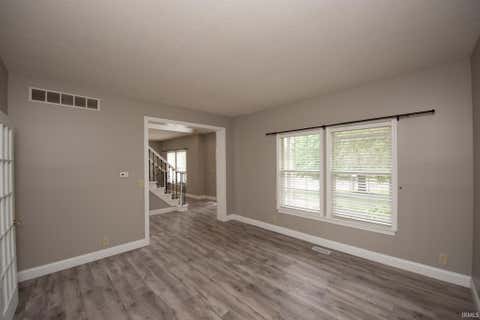 Tiny photo for 2410 Farmington Place, Lafayette, IN 47905 (MLS # 202627976)