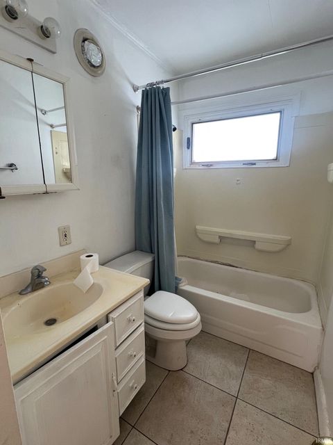 Tiny photo for 1113 E Fischer St, Kokomo, IN 46901 (MLS # 202603847)