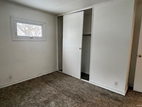 Tiny photo for 1113 E Fischer St, Kokomo, IN 46901 (MLS # 202603847)