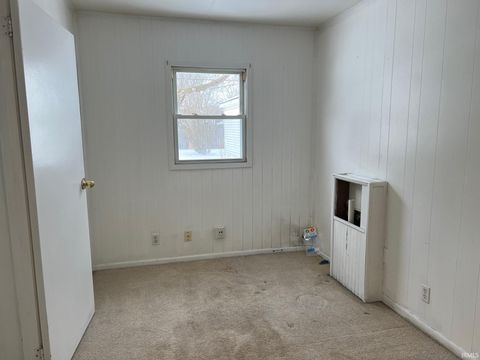 Tiny photo for 1113 E Fischer St, Kokomo, IN 46901 (MLS # 202603847)