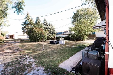 Tiny photo for 728 E Broadway Street, Kokomo, IN 46901 (MLS # 202540520)