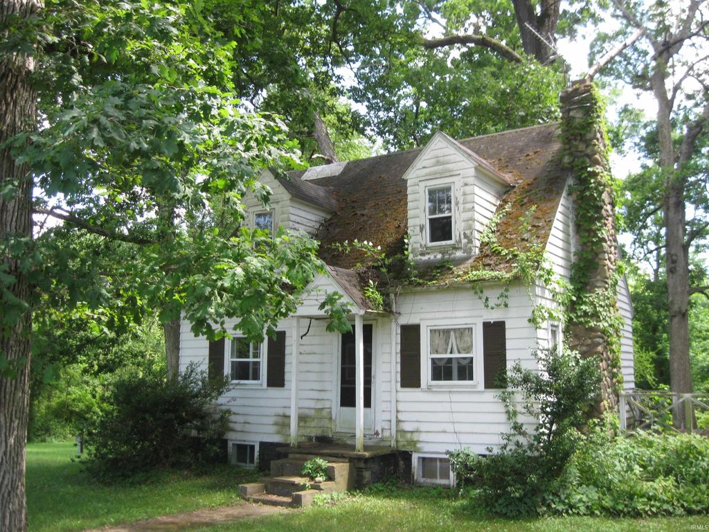 Photo of 290 LAKEVIEW Drive, Fremont, IN 46737 (MLS # 202614973)