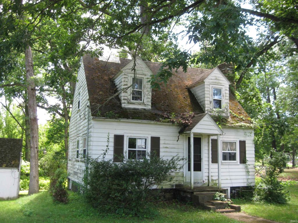 Photo of 290 LAKEVIEW Drive, Fremont, IN 46737 (MLS # 202614973)