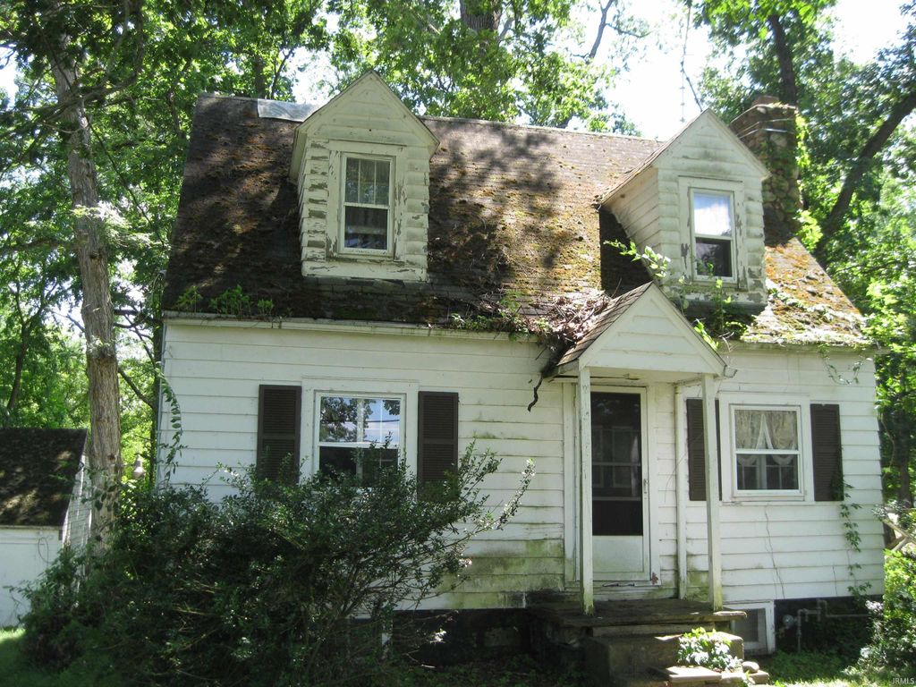 Photo of 290 LAKEVIEW Drive, Fremont, IN 46737 (MLS # 202614973)