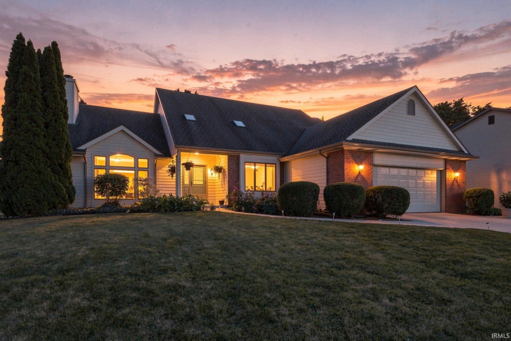 Photo of 1516 Benham Drive, Fort Wayne, IN 46815 (MLS # 202636845)