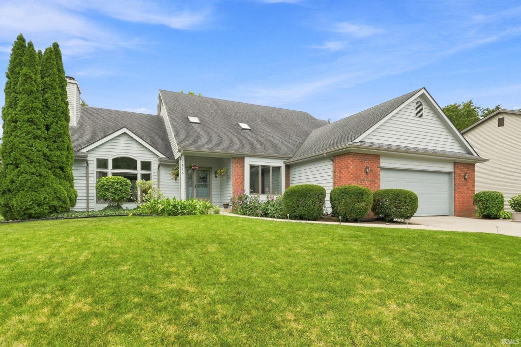 Photo of 1516 Benham Drive, Fort Wayne, IN 46815 (MLS # 202636845)