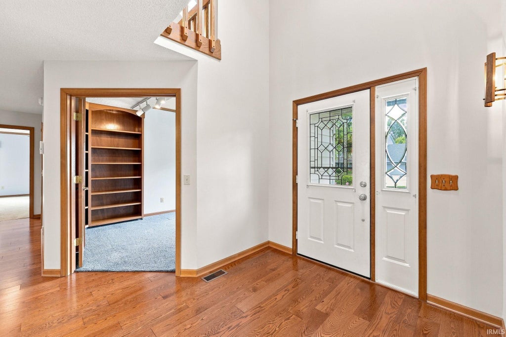 Photo of 1516 Benham Drive, Fort Wayne, IN 46815 (MLS # 202636845)