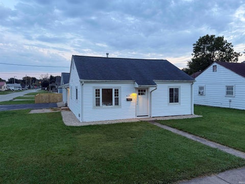 Photo of 425 Monroe Avenue, Peru, IN 46970 (MLS # 202636565)
