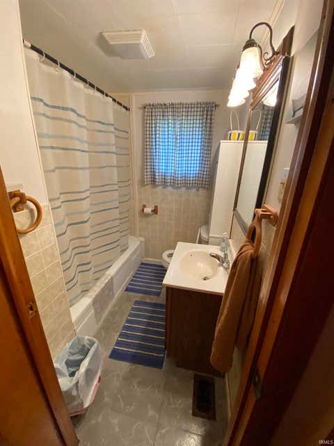 Tiny photo for 5800 Madison Street, Delong, IN 46922 (MLS # 202630895)