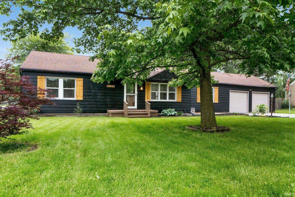 Photo of 4654 Schmucker Drive, Fort Wayne, IN 46835 (MLS # 202539449)