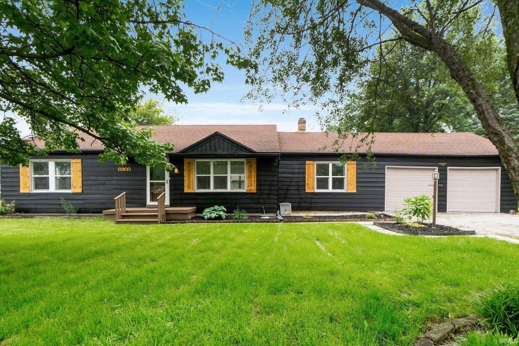 Photo of 4654 Schmucker Drive, Fort Wayne, IN 46835 (MLS # 202539449)