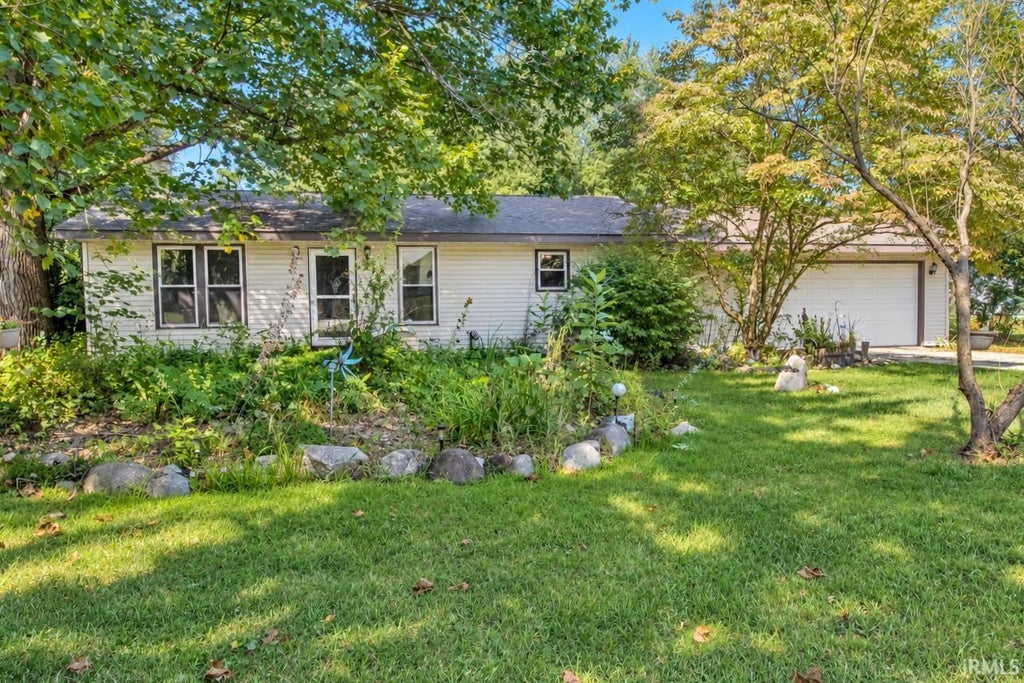 Photo of 3460 E Country Lane, Knox, IN 46534 (MLS # 202640166)
