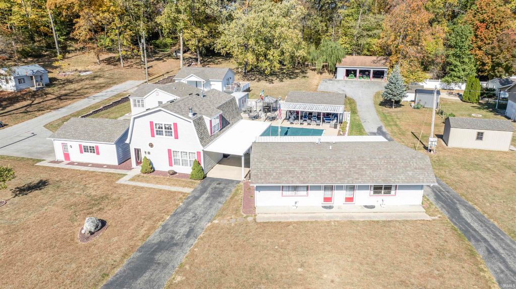 Photo of 5785 E Golden Hills Drive, Monticello, IN 47960 (MLS # 202514776)