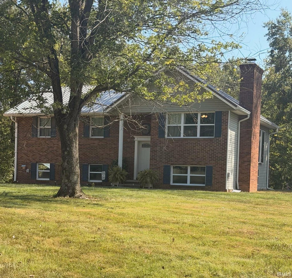 Photo of 2560 N 1500 W Road, Dugger, IN 47848 (MLS # 202636810)
