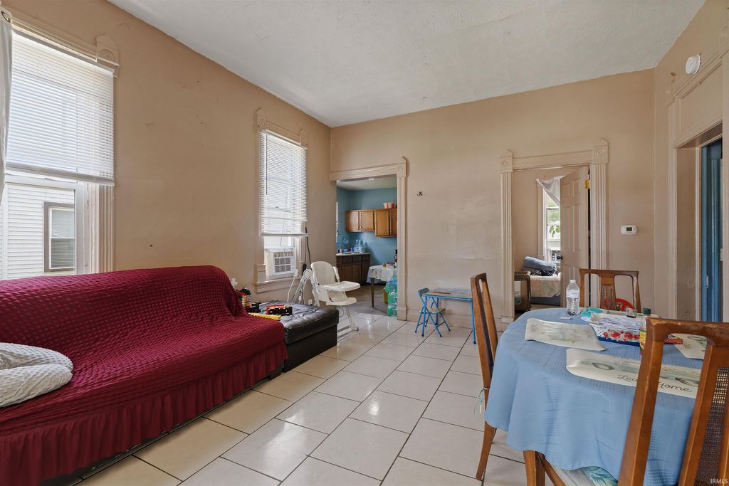 Photo of 207 W Garfield Avenue, Elkhart, IN 46516 (MLS # 202621856)