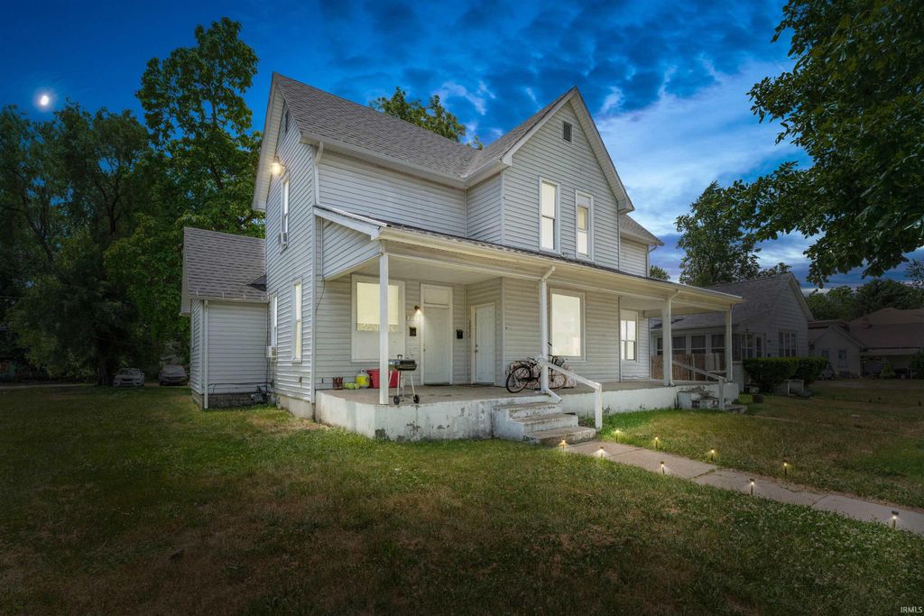 Photo of 207 W Garfield Avenue, Elkhart, IN 46516 (MLS # 202621856)