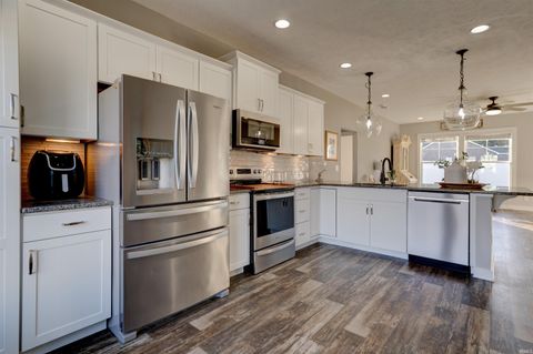 Tiny photo for 9828 Massey Drive, Evansville, IN 47725 (MLS # 202544955)