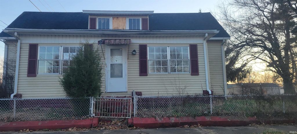 Photo of 715 E Spruce Street, Princeton, IN 47670 (MLS # 202605215)