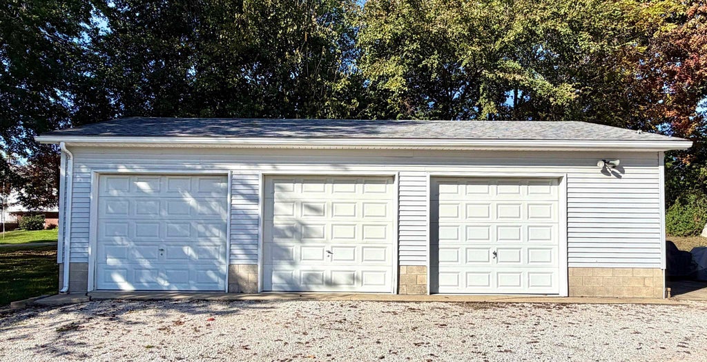 Photo of 610 S Main Street, Huntingburg, IN 47542 (MLS # 202644103)