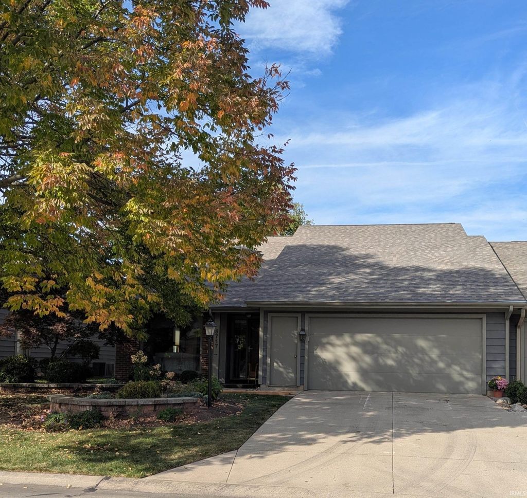 Photo of 5717 Bayside Drive, Fort Wayne, IN 46815 (MLS # 202540490)