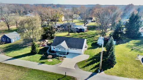 Photo of 13638 Leo Road, Leo, IN 46765 (MLS # 202546194)