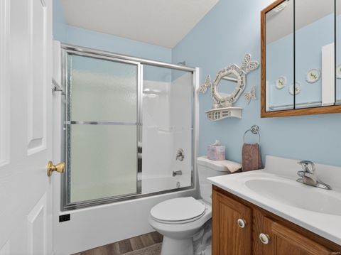 Tiny photo for 1402 Barrington Drive, Auburn, IN 46706 (MLS # 202615925)