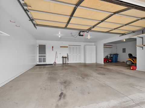 Tiny photo for 1402 Barrington Drive, Auburn, IN 46706 (MLS # 202615925)