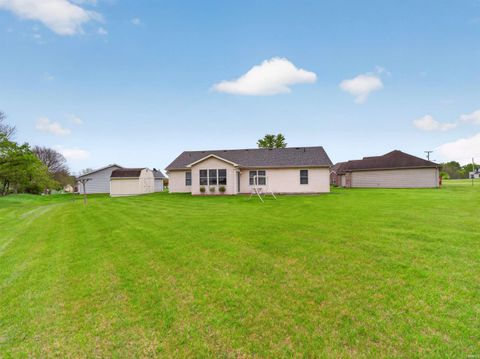 Tiny photo for 1402 Barrington Drive, Auburn, IN 46706 (MLS # 202615925)