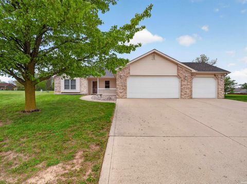 Photo of 1402 Barrington Drive, Auburn, IN 46706 (MLS # 202615925)